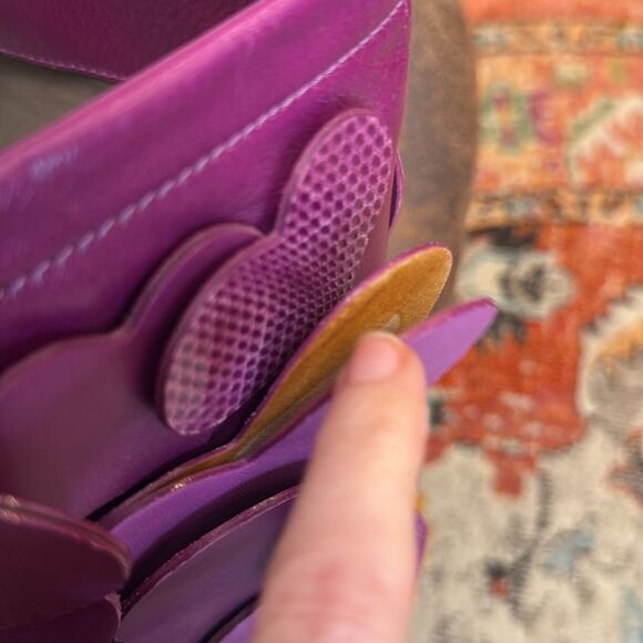 MARC JACOBS ITALY BIG HEART FUCHSIA LEATHER CUTOUT BAG C383189 EUC TAGS $1895 - Picture 12 of 17